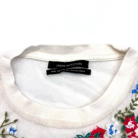 URBAN OUTFITTERS Mesh Floral Crop Top - Picture 2 of 3